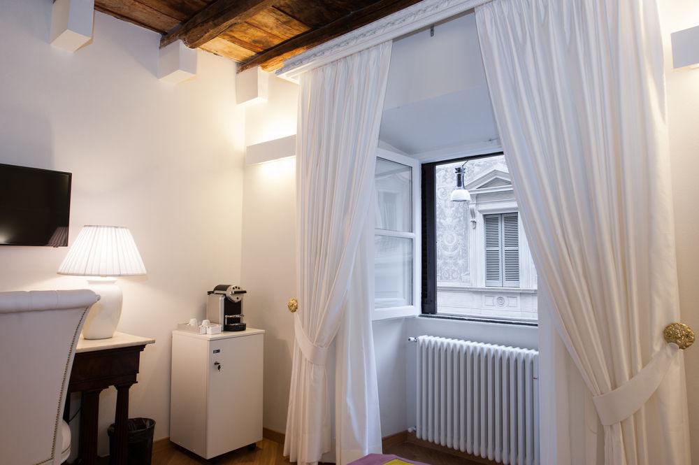 Domus Spagna Capo Le Case Bed & Breakfast