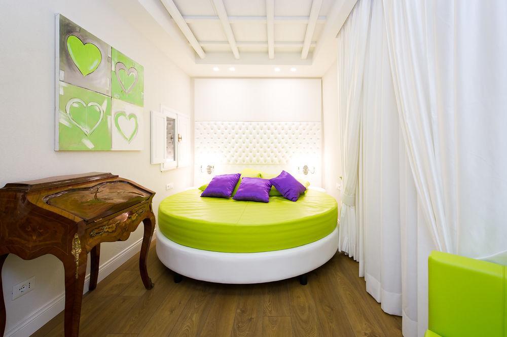 Domus Spagna Capo Le Case Bed & Breakfast Rome