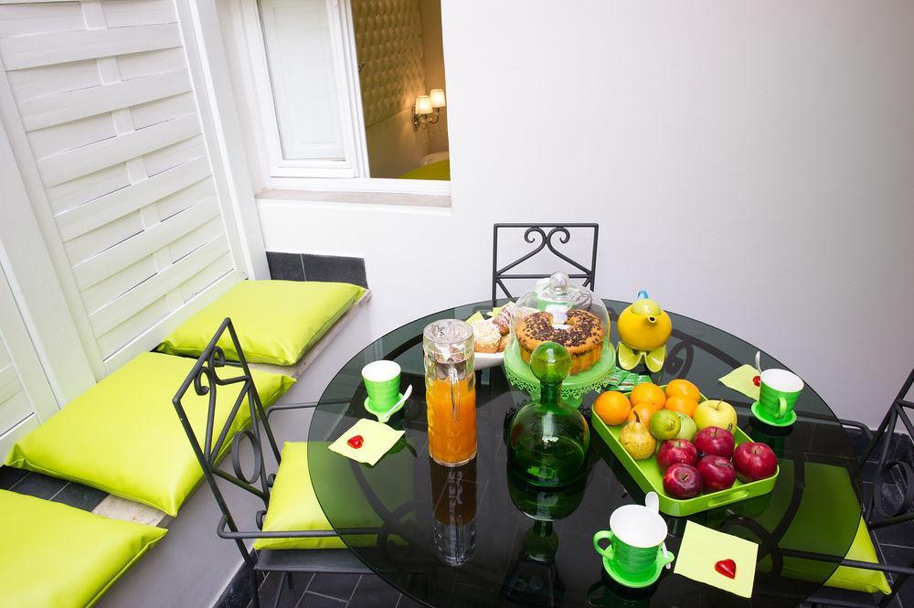 Domus Spagna Capo Le Case Bed & Breakfast
