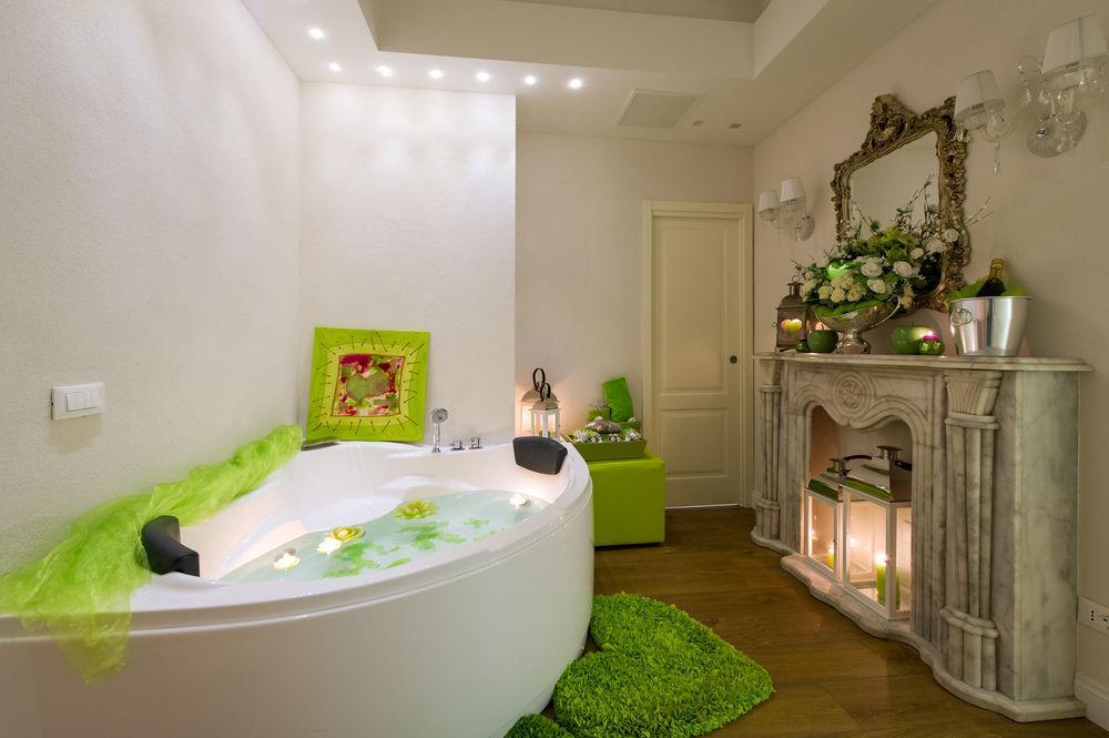 Domus Spagna Capo Le Case Bed & Breakfast