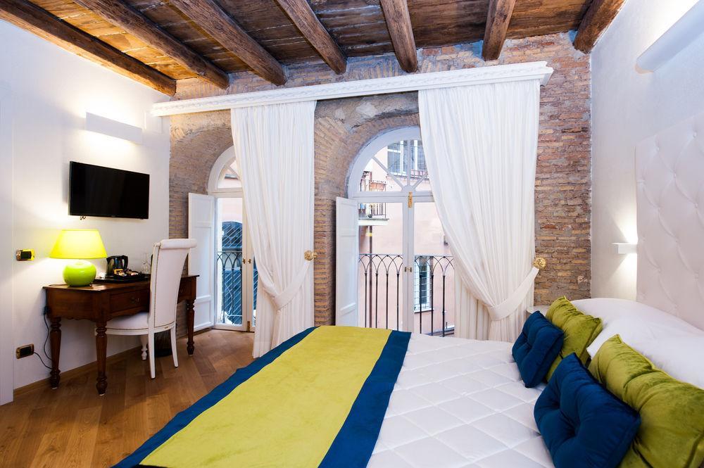 Domus Spagna Capo Le Case Bed & Breakfast