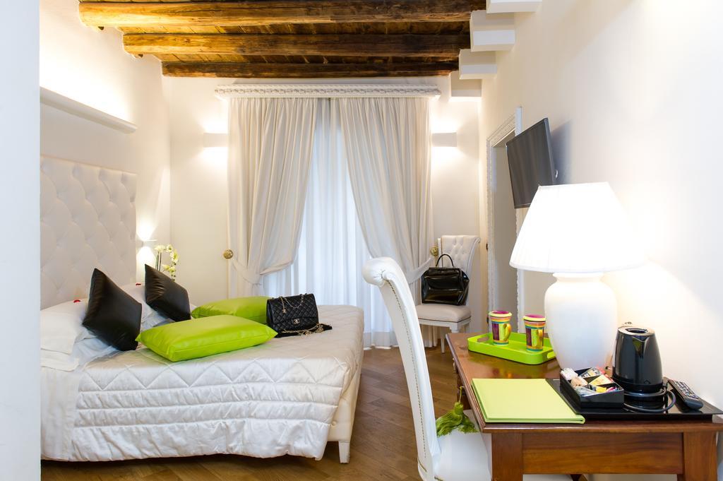 Domus Spagna Capo Le Case 3*