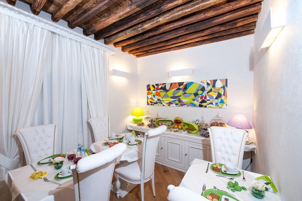 Domus Spagna Capo Le Case Bed & Breakfast Rome