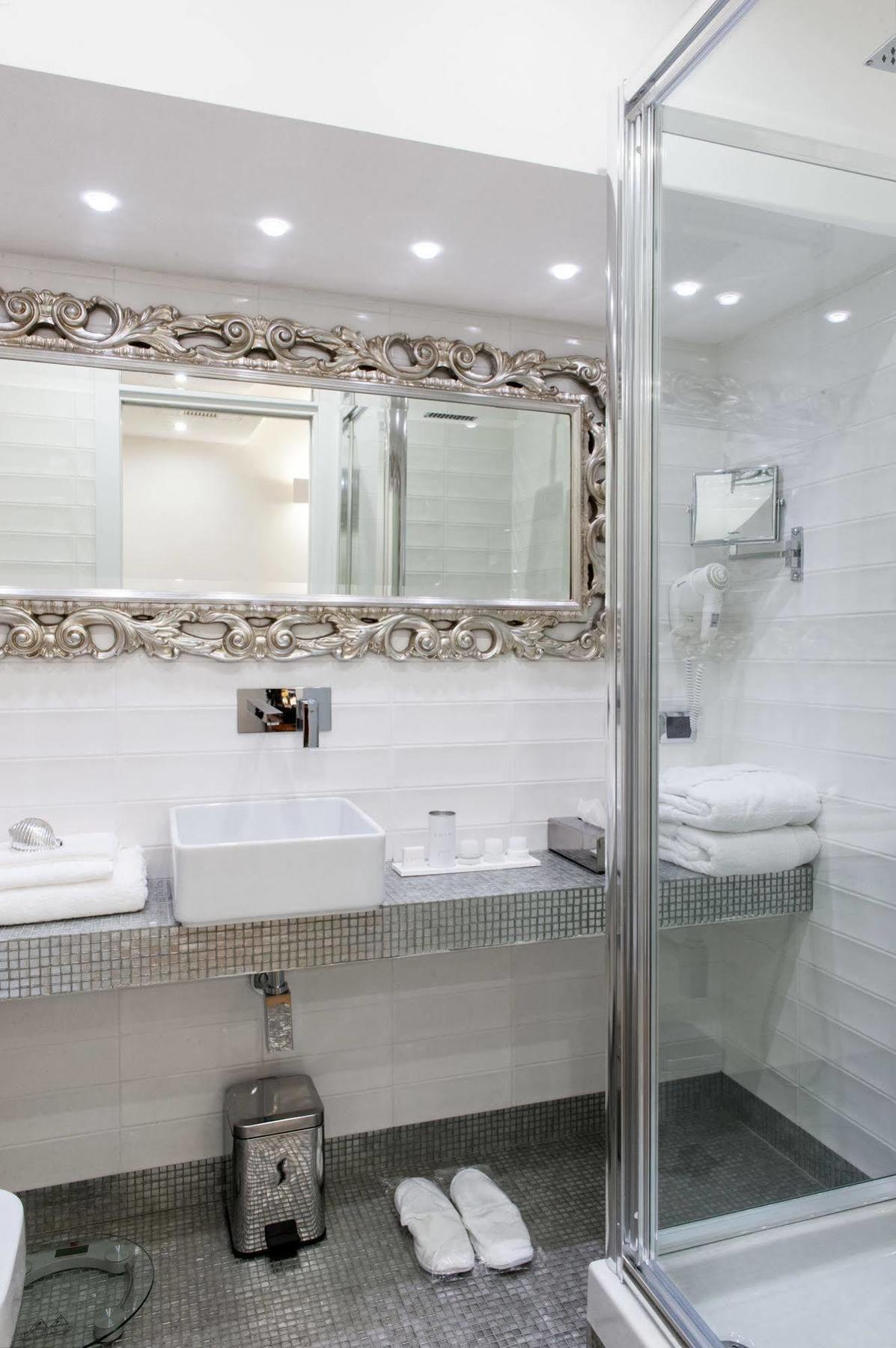 Bed & Breakfast Domus Spagna Capo Le Case 3*